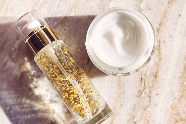 ジャータイプとポンプタイプの化粧品